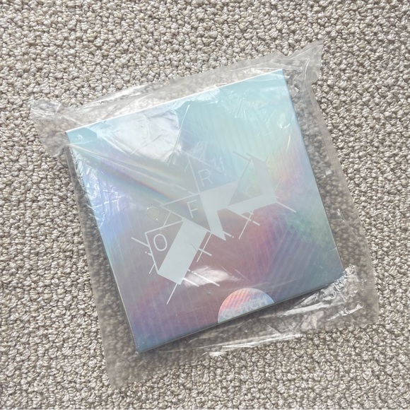 NEW - OFRA Cosmetics Eyeshadow Palette (Glitch 2000) - Picture 2 of 4